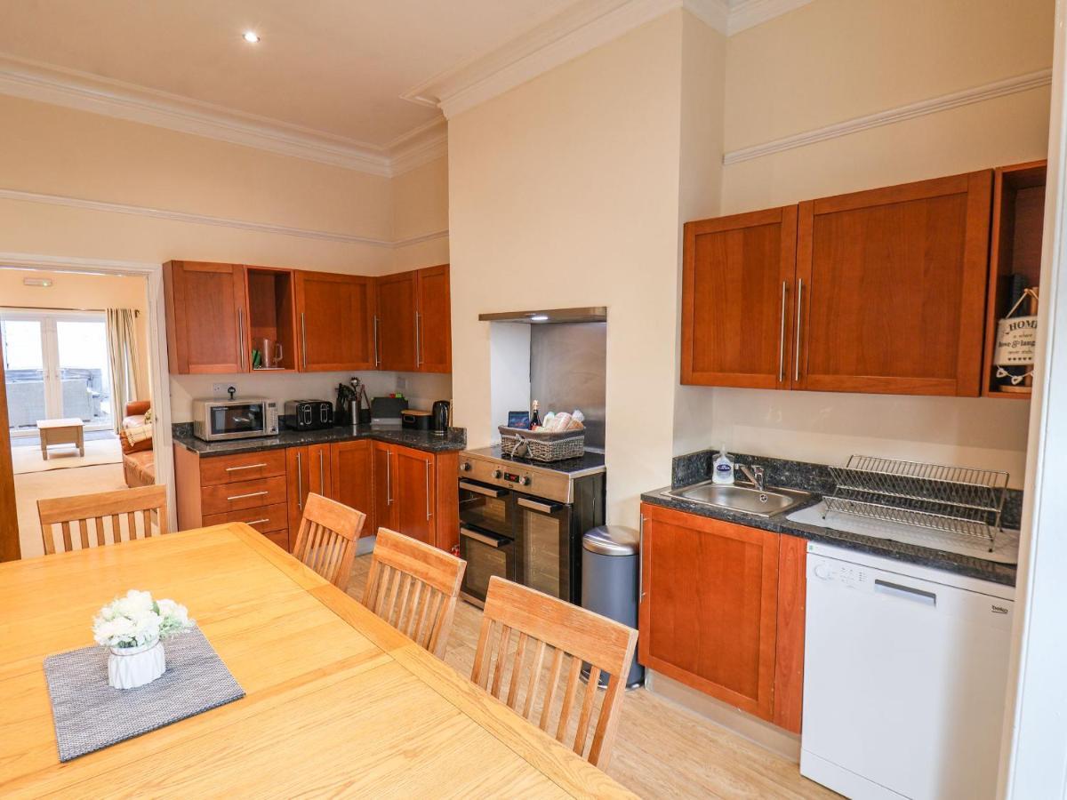 4 Normanby Terrace Villa Уитби Екстериор снимка